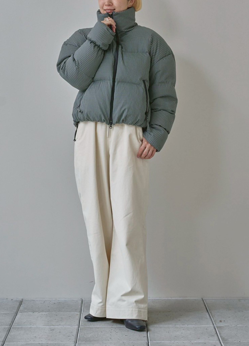 格紋立領羽絨短外套